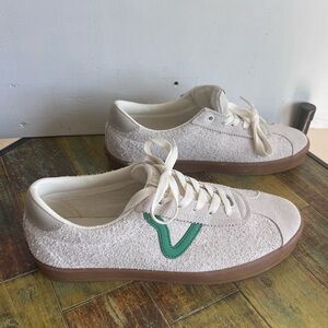 Vans Off-White and Green Casual Sneakers Women 10, men’s 8.5 NWOT